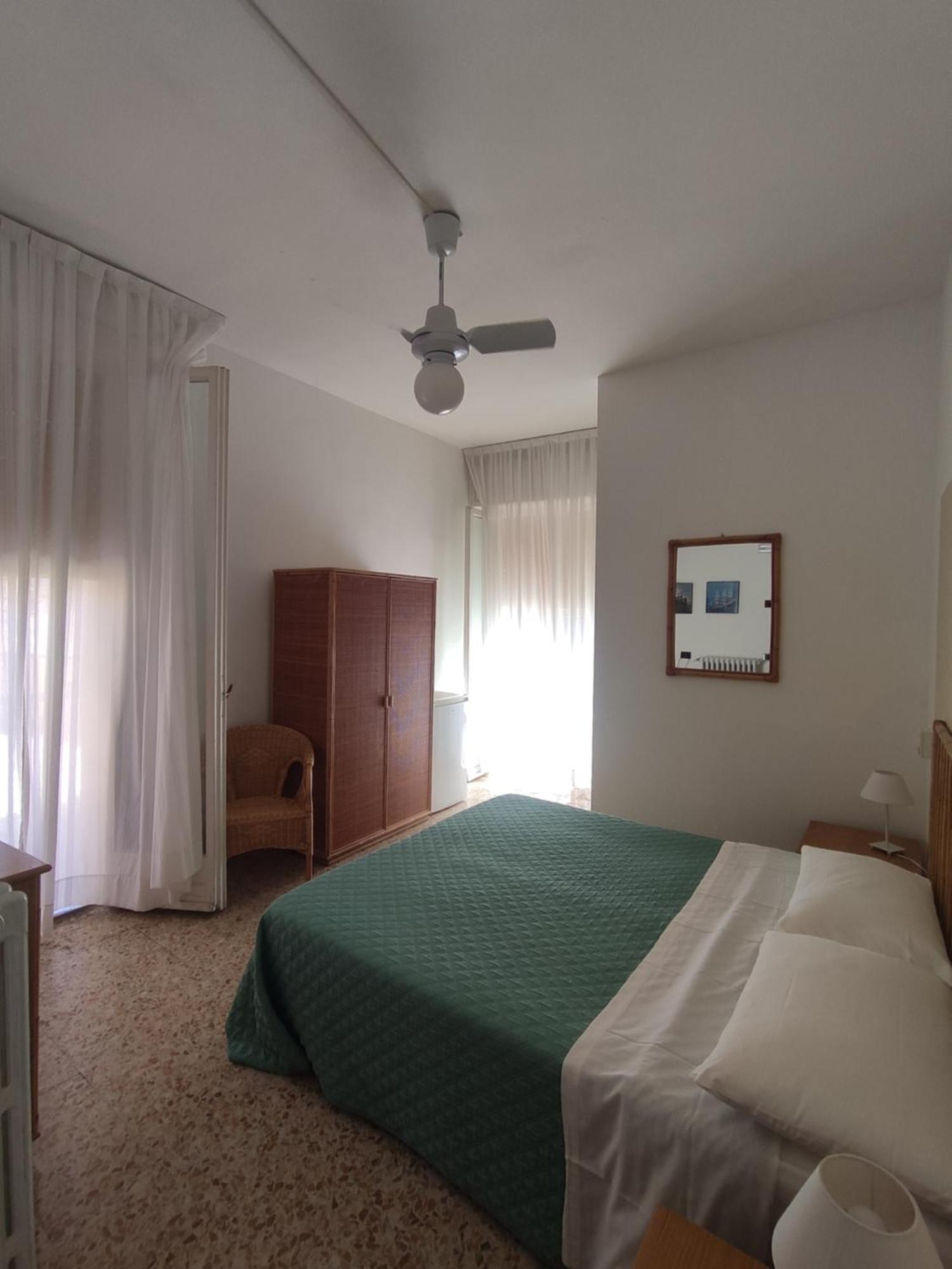 Hotel Imperia Marciana Marina  Phòng bức ảnh